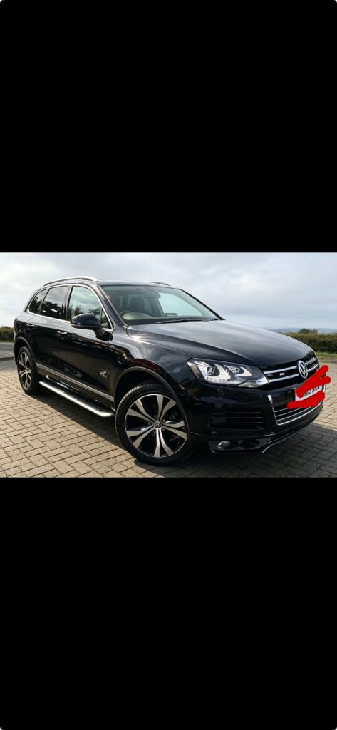 Black Volkswagen Touareg R-Line 3.0 V6 TDI — 13 Plate, top spec model