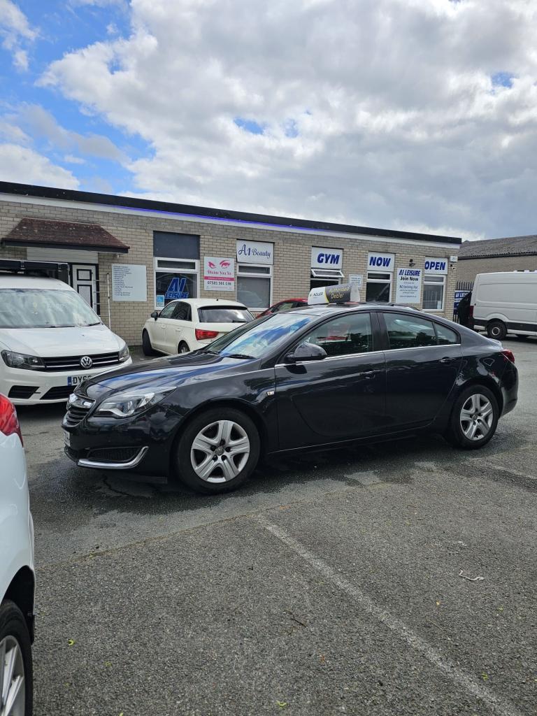 2016 Vauxhall Insignia 1.6 CDTi ecoFLEX Design Nav 5dr [Start Stop] HATCHBACK Diesel Manual