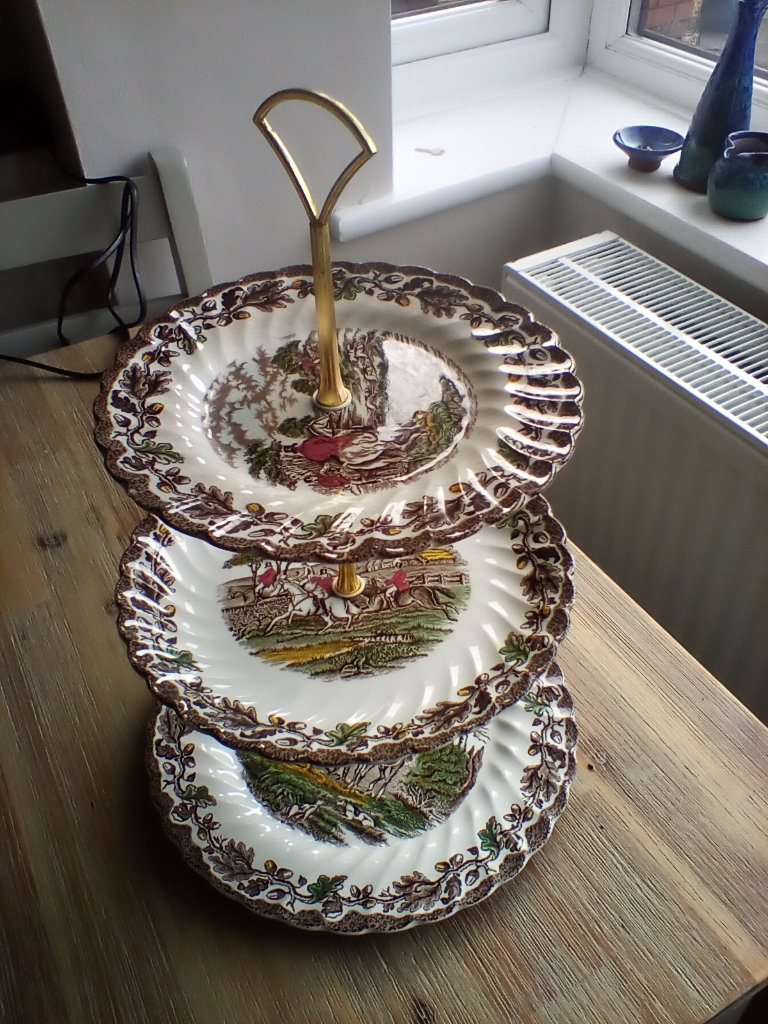 3 Tier China cake stand