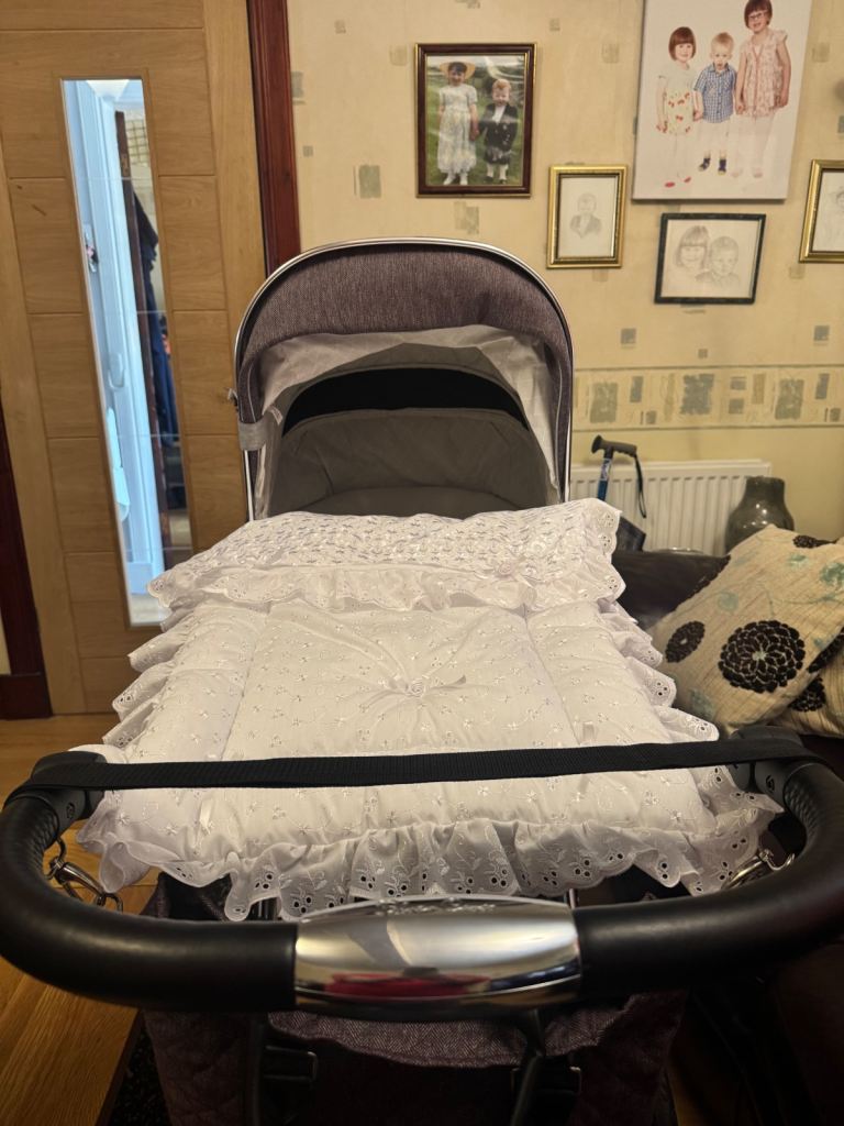 Silver cross 3in1 pram with buggy and infant car seat with isofix.