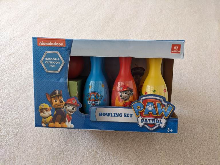 Nickelodeon  PAW PATROL Bowling Set for indoor and outdoor fun.