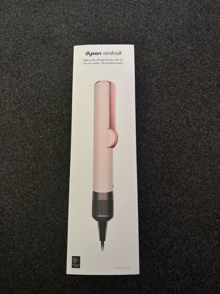 Dyson airstrait