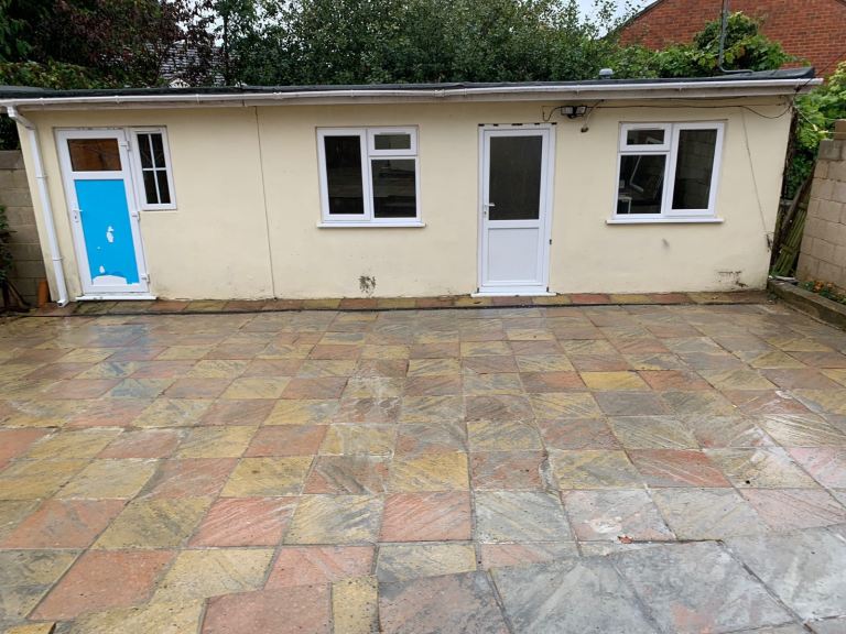 Studio flat to rent 