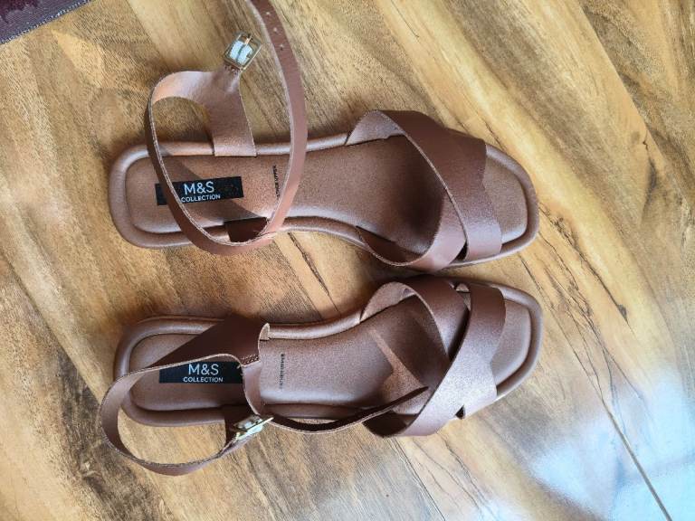 Ladies sandals 