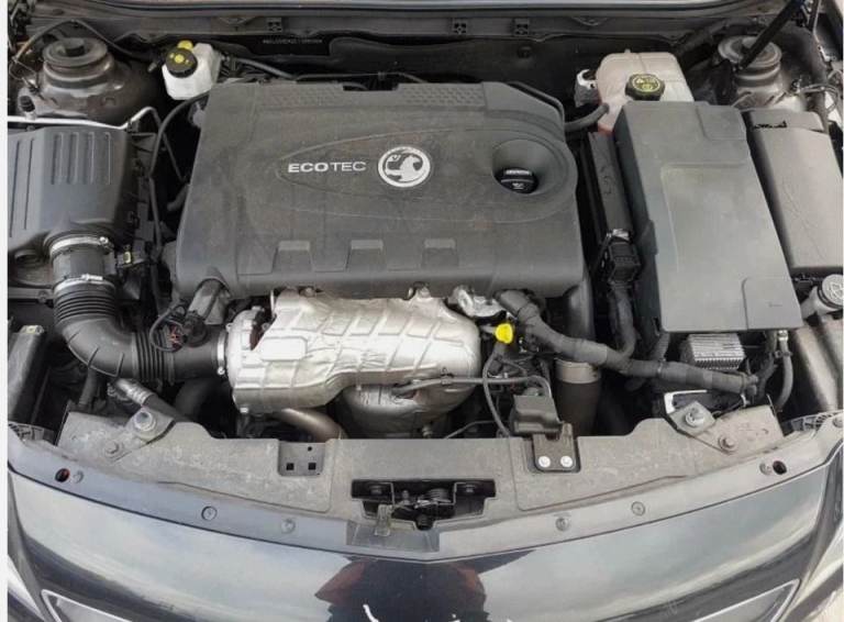 VAUXHALL ZAFIRA TOURER A20DTH 2.0 DIESEL ENGINE 