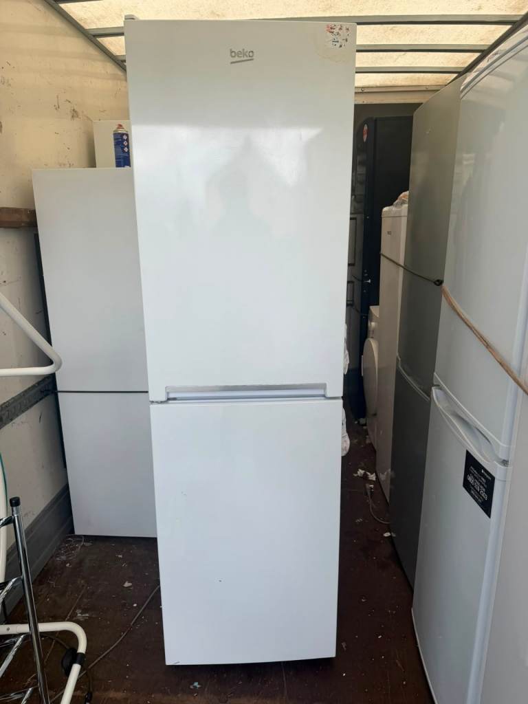  Freestanding Fridge Freezer - White, Good Condition