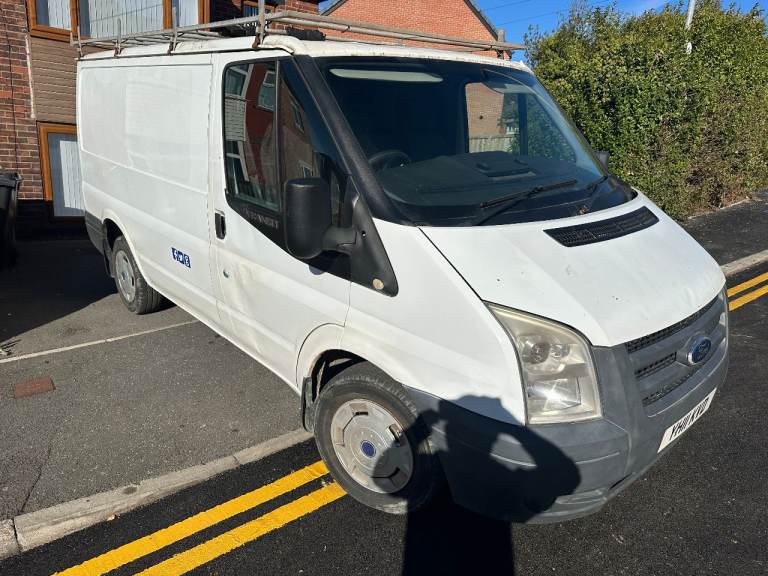 Ford transit mk7 swb with roof rack,no nonsense van get in and go to work £1595 no vat