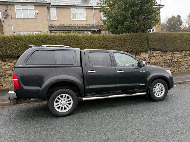 2013 Toyota Hilux Invincible D/Cab Pick Up 3.0 D-4D 4WD 171 Auto PICK UP Diesel Automatic
