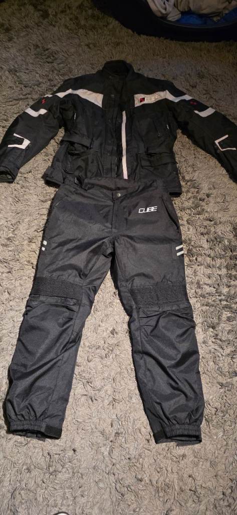 Protected motorcycle heavy-duty waterproofs