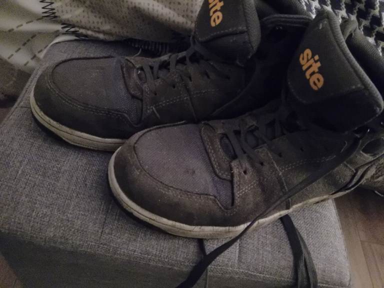 Site steel toe caps used