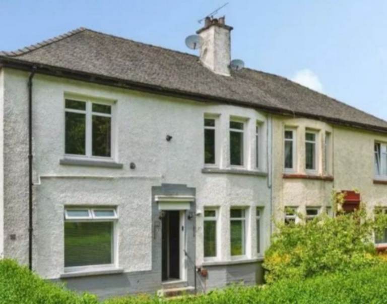 2 bedroom flat 