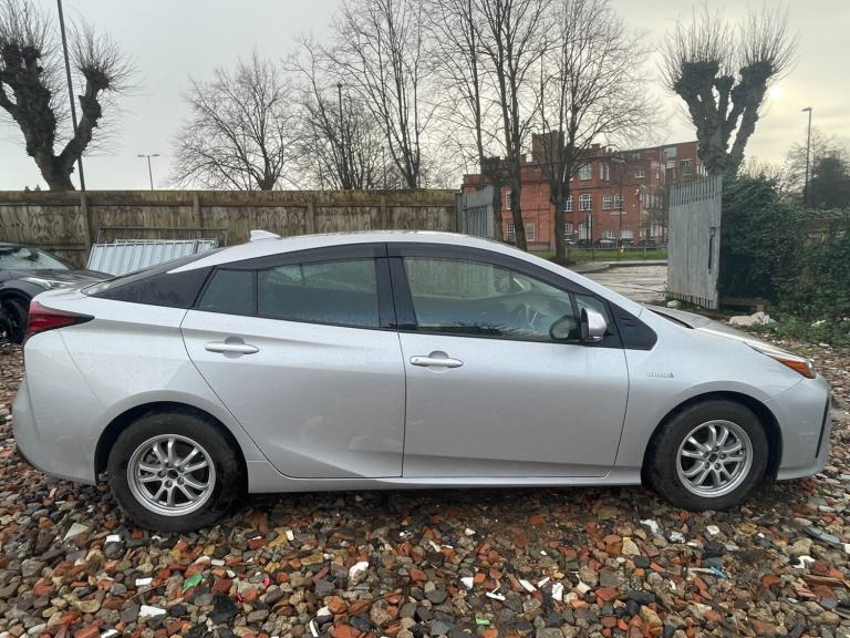 2023 Toyota Prius Hatchback HYBRID ELECTRIC Manual