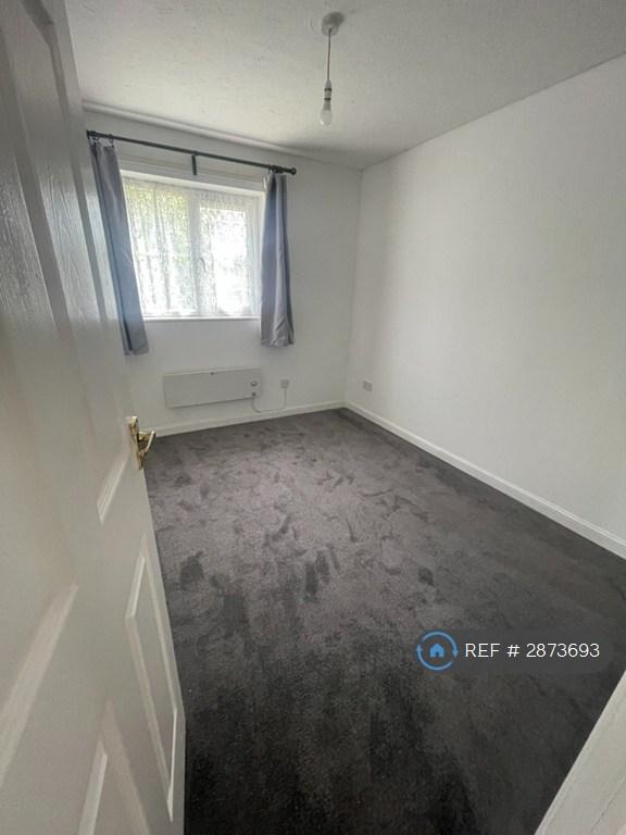 2 bedroom flat in Maybury Close, Loughton, IG10 (2 bed) (#2873693)