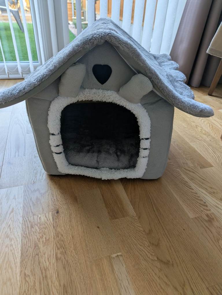 Cat or kitten house bed 