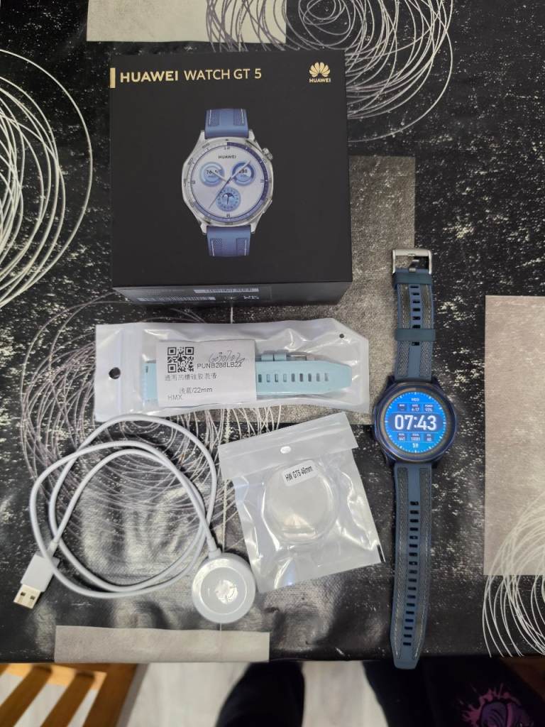 Huawei Watch GT 5 46mm model: VLI-B19 Blue 1.43" AMOLED GPS Smart Watch