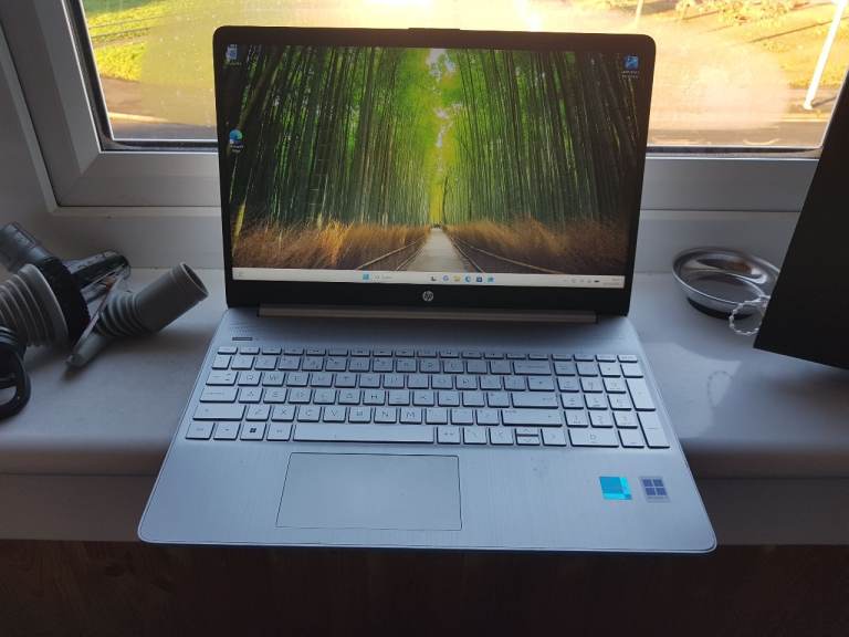 laptop hp 15s-fq2015na windows 11 intel core i3-300 1115g4 3000ghz 1