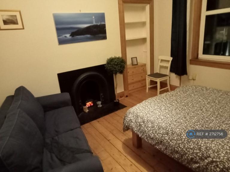 1 bedroom flat in Henderson Street, Edinburgh, EH6 (1 bed) (#2712756)