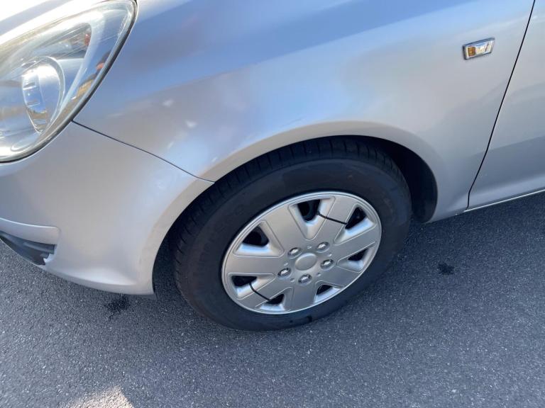 2009 Vauxhall Corsa 1.2i 16v Club 5dr HATCHBACK Petrol Manual