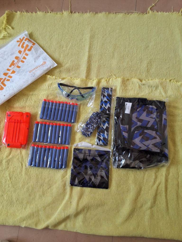 NERF VEST SET/ KID'S Ages, Between 7-10 years. £3.50 Per Set/Kit. Thx u. 