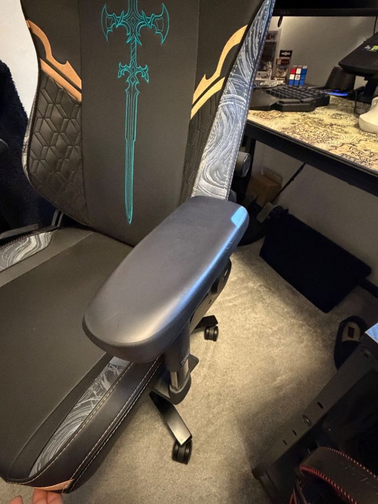 Secret Lab TITAN Evo plus Technogel Armrests