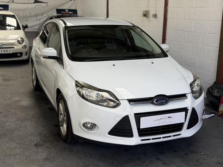 2011 Ford Focus 1.6 Zetec 5dr HATCHBACK PETROL Manual