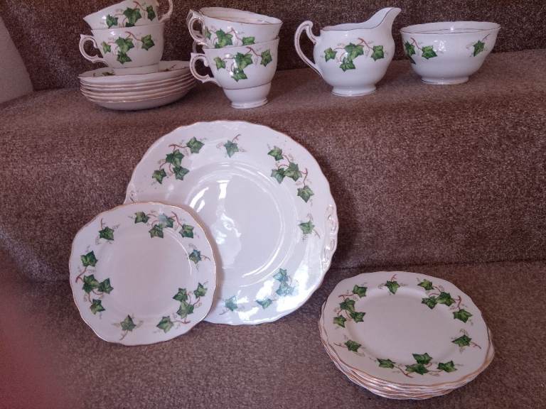 Colclough tea set, with Ivy design