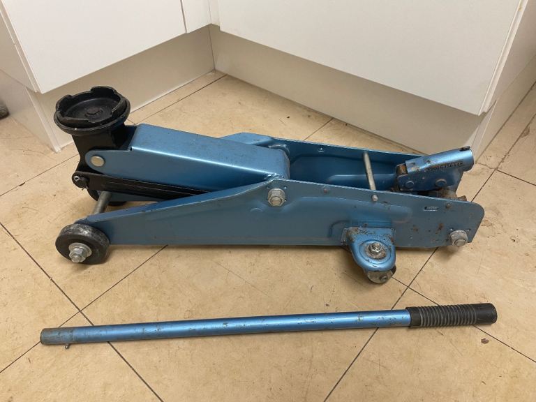 CAR JACK 