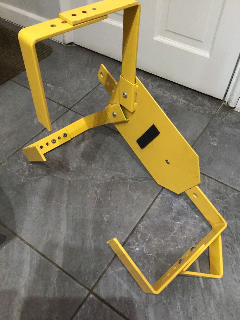 Maypole Car/Caravan Wheel Clamp 12-16 inch Wheels adjustable 2 x Keys