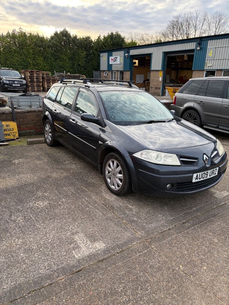 Renault megane estate 1.4cc, long mot. 