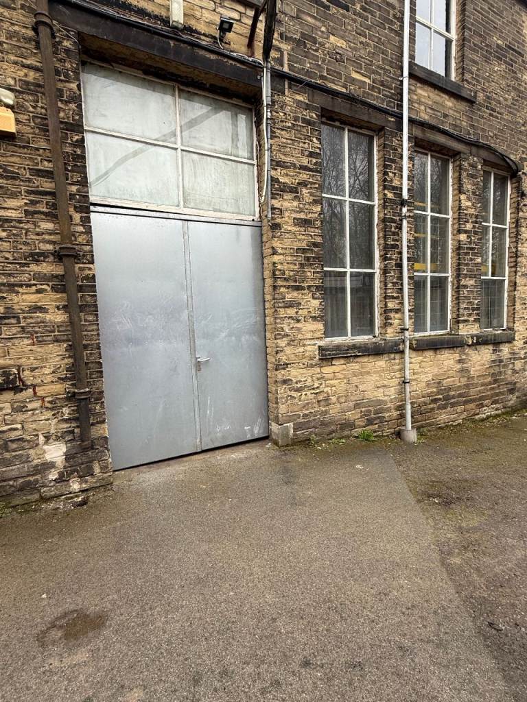 Unit/container to rent- Brighouse