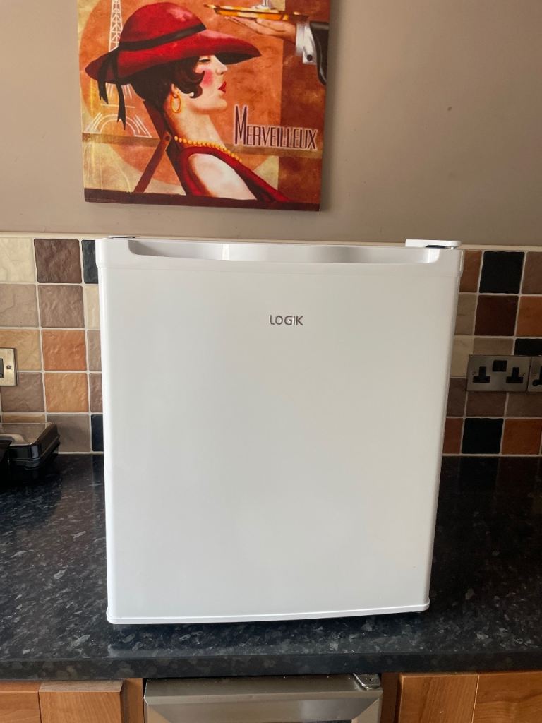 LOGIK Mini Fridge – White, Good Condition