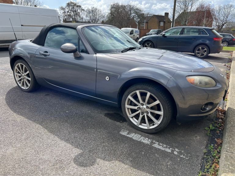 Mazda MX5 2.0 Sport with hardtop