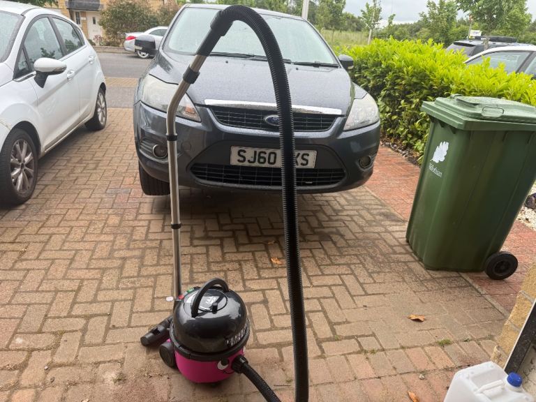 Henry/Hetty Hoover Nearly New Faulty 