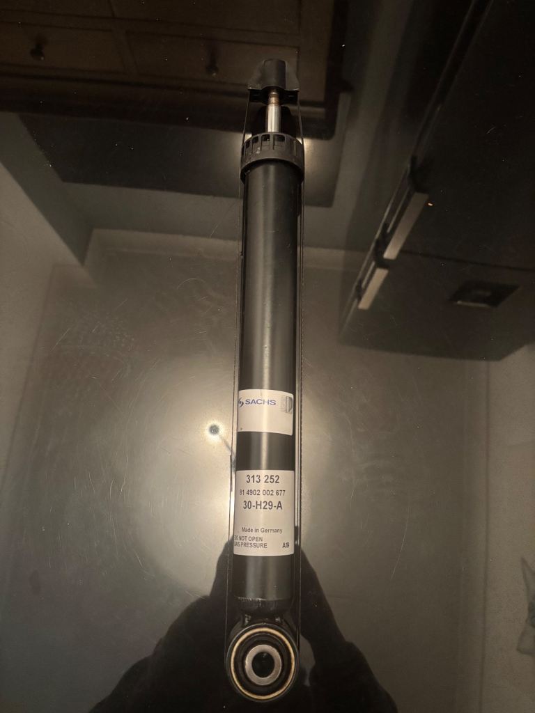 Shock absorber rear for be Tiguan 2014 