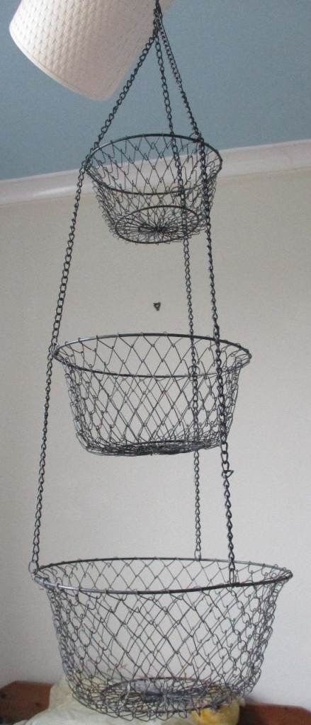 2 Hanging Baskets (Triple + Single) 