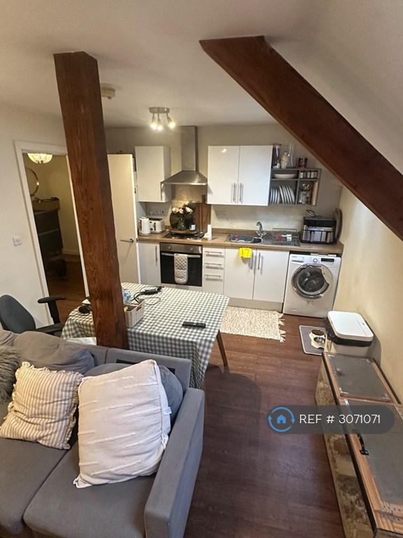 1 bedroom flat in New Central Building, Nottingham, NG10 (1 bed) (#3071071)