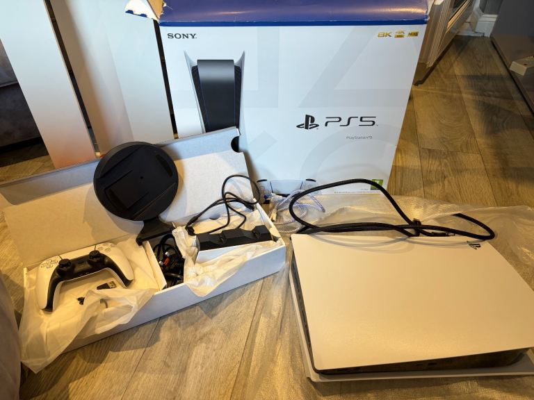 Ps5 disc edition 825gb with additional M.2 SSD 1TB storage