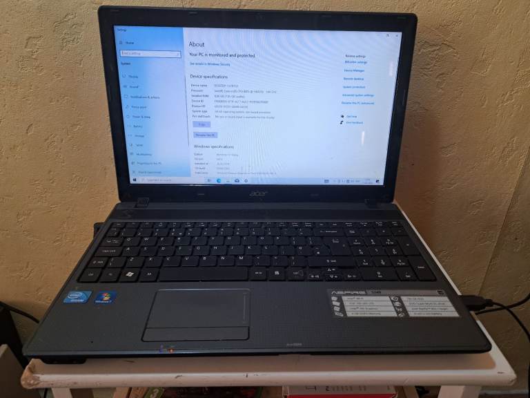 Acer Aspire 5349 Laptop. Intel Celeron B815 8gb 500gb Win 10