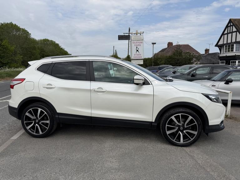 NISSAN QASHQAI 1.5 dCi Tekna White Manual Diesel 2017