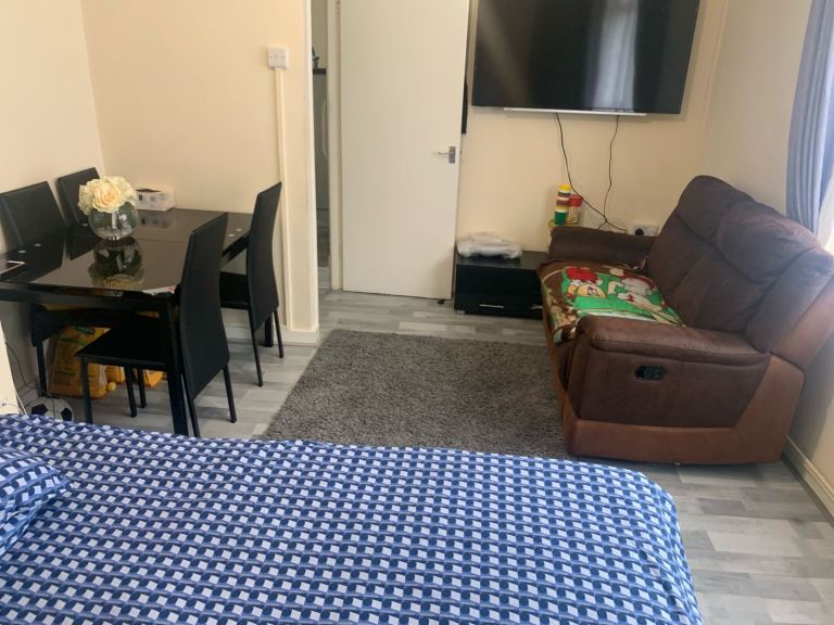 1 bedroom Ground Floor.Kilburn. Want 2 bedroom London