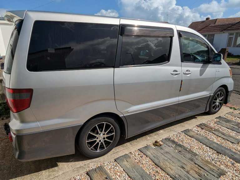 Toyota Alphard - sleeps 2