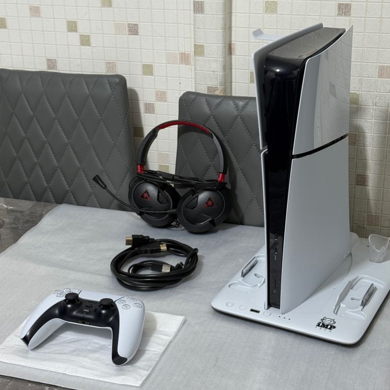 (BUNDLE) PlayStation PS5 Slim Digital Edition + Controller & Cables