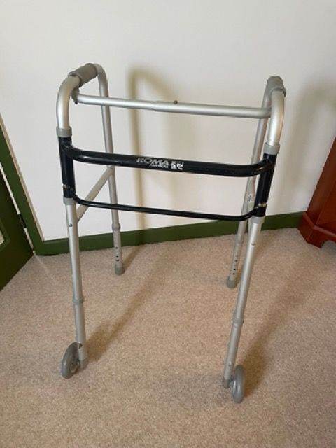 Roma Medical Reciprocal Walking Frame - foldable