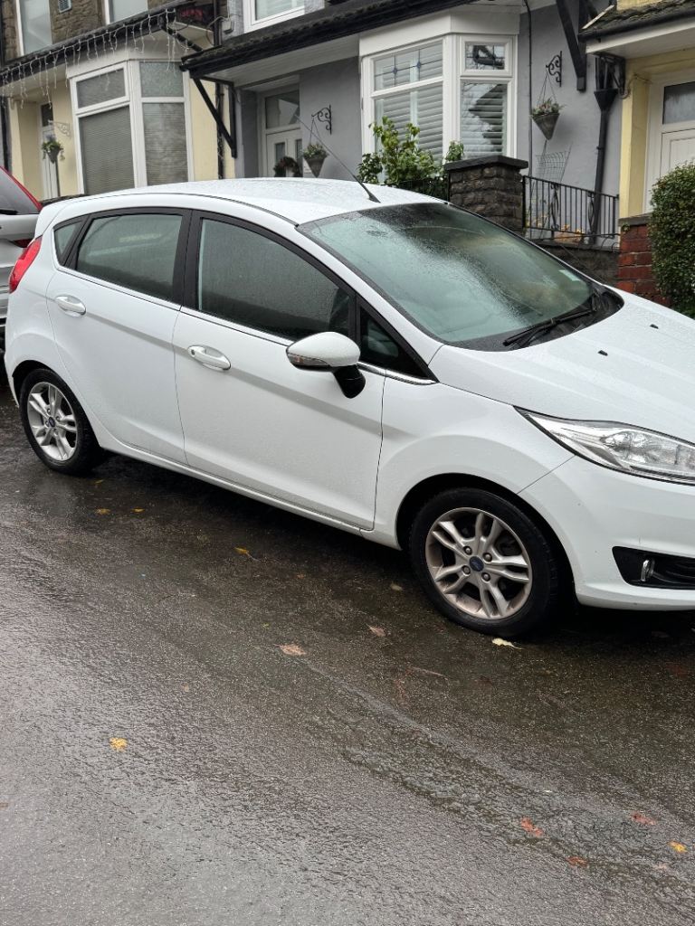 Ford, FIESTA, Hatchback, 2016, Manual, 1241 (cc), 5 doors