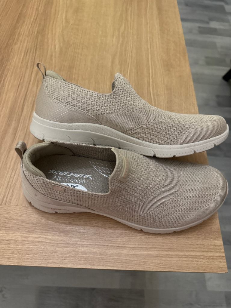 Skechers arch fit New 