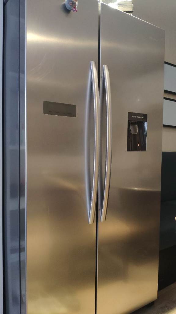 Frigidaire American Style Fridge Freezer – Stainless Steel NEW open but never used.