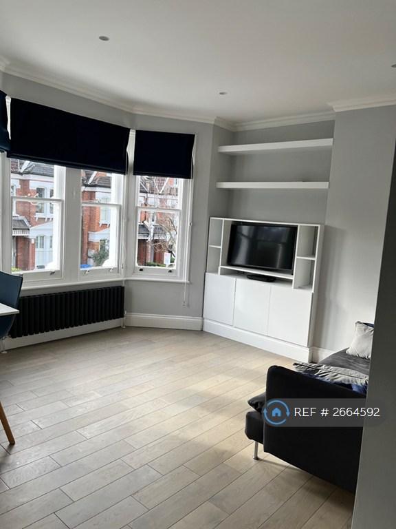 3 bedroom flat in Wyneham Road, London, SE24 (3 bed) (#2664592)