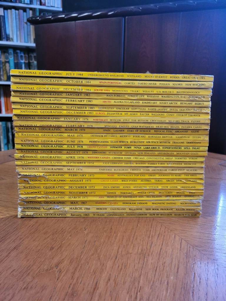 25 National Geographic Magazines - 60s, 70s, 80s issues - Vintage 