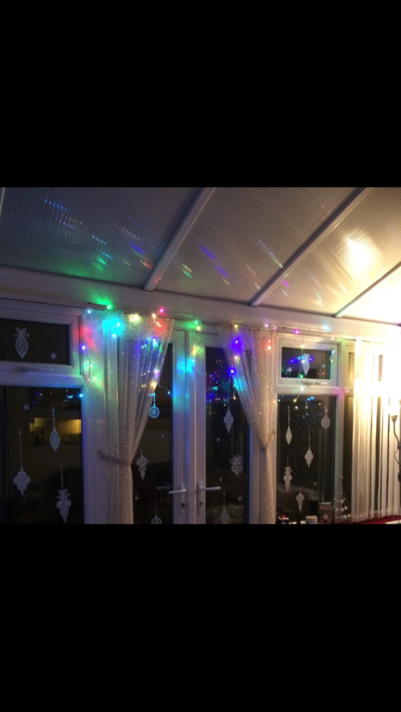 Colour changing icicle string lights