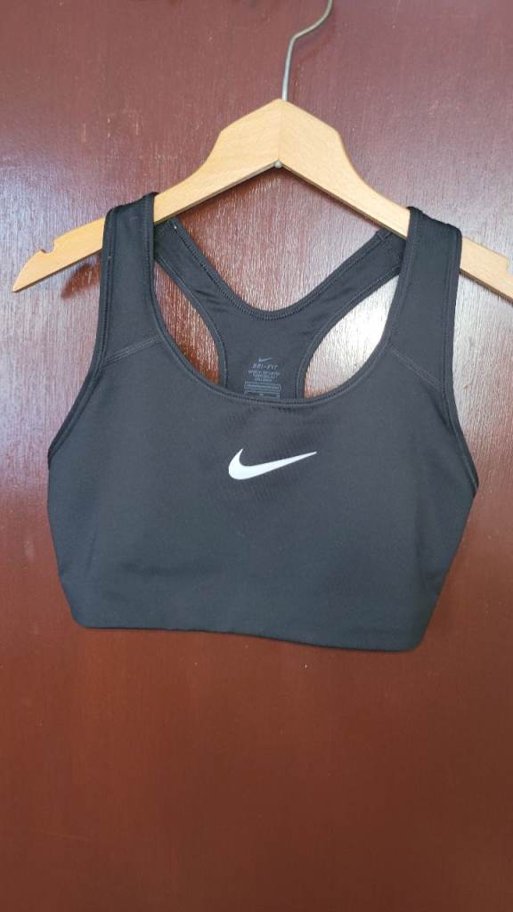 BNWOT Size medium black Nike sports bra